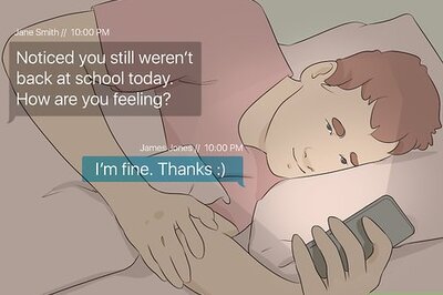 How to Tell if a Girl Likes You over Text