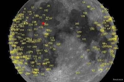 Meteoroid impact triggers bright flash on lunar surface