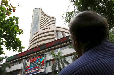 Sensex Gains 303 pts, Nifty Settles at 17,950; Metal, Power, PSU Banks Lead