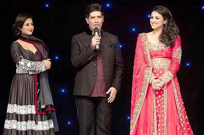 Snapshot: Parineeti, Urmila walk the ramp for Manish Malhotra