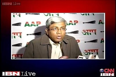 Yogendra Yadav had 'begged for graceful exit' after being exposed: Ashutosh