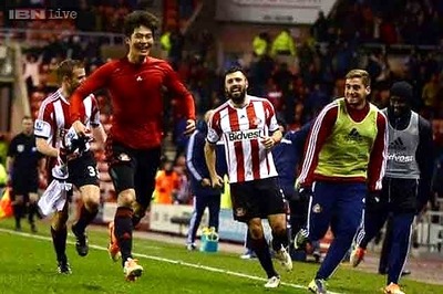 Capital One Cup: Sunderland knock out Chelsea, Man City advance