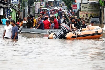 16 Killed, Thousands Displaced as Floods Submerge 169 Neighbourhoods in Indonesia's Jakarta