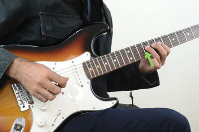 How to Play a Guitar Solo