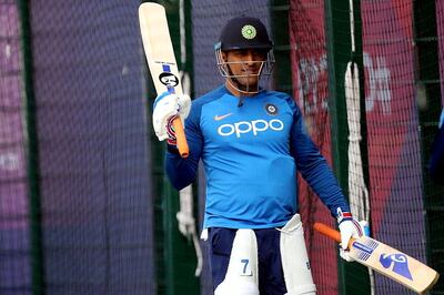 MS Dhoni to Back Anthology Series on Army Officers