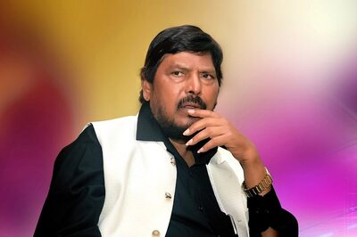 Athawale Meets Kovind, Seeks President's Rule in Maharashtra over Corruption Claims Against Anil Deshmukh