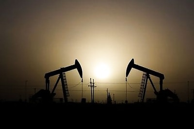 Oil falls on fears of glut as OPEC+ set to boost output