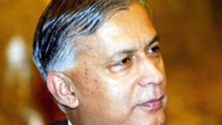 Polls on schedule despite Emergency, says Pak PM
