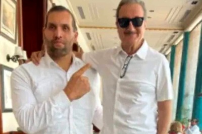 Anupam Kher Reveals Only Way to Look as Tall as Great Khali; Internet Can't Keep Calm