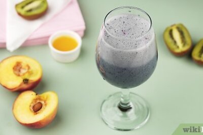 How to Make a Smoothie Without Milk or Ice