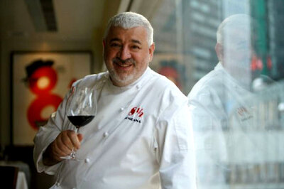 Triple Michelin-starred Italian Chef Receives Lifetime Achievement Award in Asia