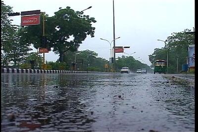 Light to moderate rainfall lashes parts of UP