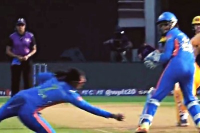 MI vs UPW, WPL 2023: Harmanpreet Kaur Pulls Off a One-handed Stunner to Dismiss Devika Vaidya - WATCH
