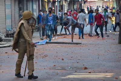 Kashmir Unrest: Fresh Clashes Erupt in Pulwama District, 50 Injured