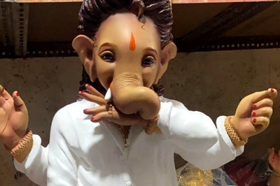 Allu Arjun Craze Hits Ganesh Chaturthi, Fans Welcome Pushpa Raj Inspired Ganapati Idols; See Pics