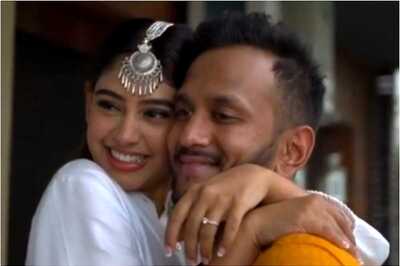 Niti Taylor Announces Her Covid Wedding with Parikshit Bawa, Watch Video