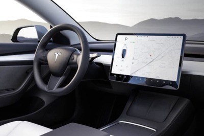 Tesla's Autopilot Will Soon be Able to Detect Turn Signals, Hazard Lights and More