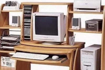 Nostalgic Alert: Picture Of Age-Old Desktop With Not-So-Perfect Internet Connectivity Goes Viral