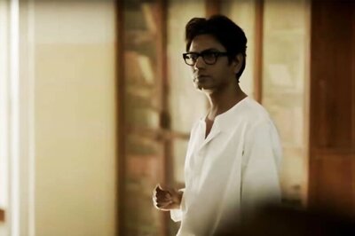 As a Rebellious Writer, Nawazuddin Siddiqui is Tremendously Fierce in Manto Trailer. Watch Video