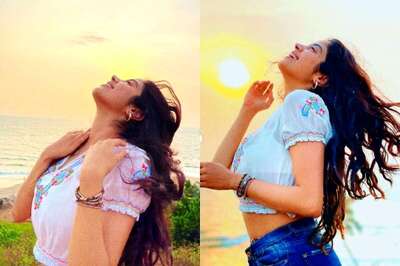 Janhvi Kapoor’s Trip With Friends is All About Sunsets and Beaches, See Photos