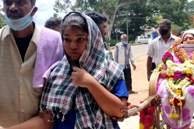 Mysuru Woman Performs Mother's Last Rites Defying Age-old Norms