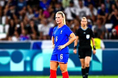 France's Amandine Henry Retires From International Football
