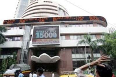 Mkts back in momentum, Sensex regains 15k level