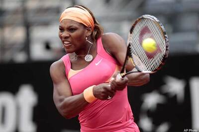 Williams sisters advance at Italian Open