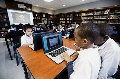 UN Urges to Tackle 'Digital Divide'