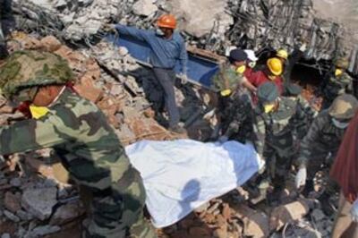 15 people still missing in Kota bridge collapse