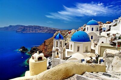 Planning a vacation? Here's a complete guide to your Greece adventure!