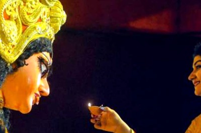 Crowds, Adda, Food And Festivities to Mark Durga Puja in Bengal; But Politicians And Pageantry May Step Back