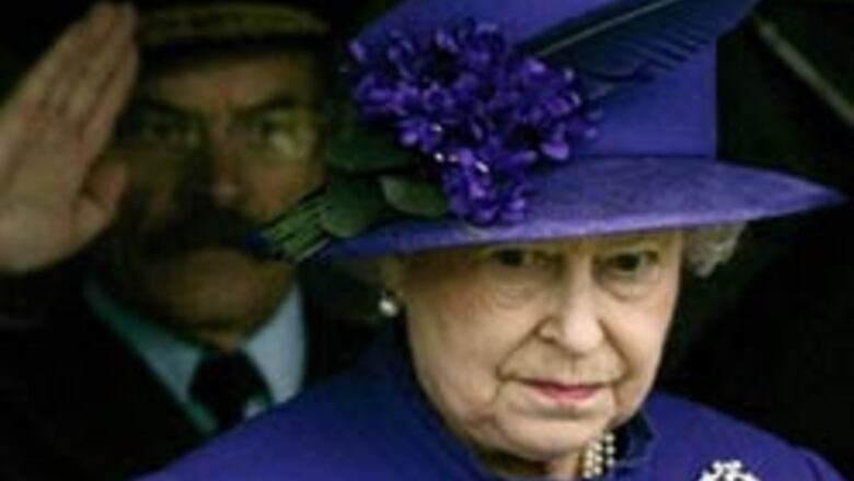 Queen Elizabeth among Vogue's top 50 glamorous women