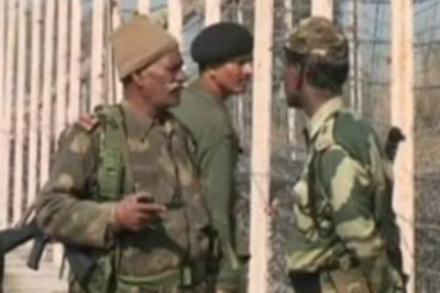 LoC violation: Pak troops lob mortars, India retaliates