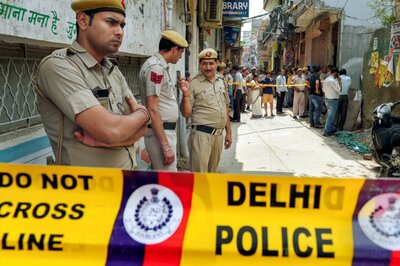 Delhi Man Barges Into Girlfriend's House, Kills Himself With Pistol Over Trouble in Relationship