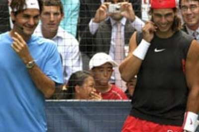 Easy for Nadal, Federer struggles
