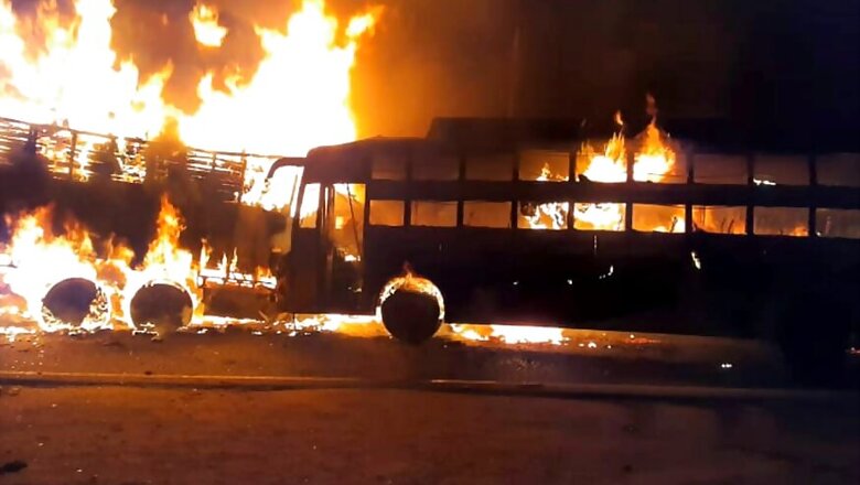 DNA to Determine Death Toll as Bones Scattered, Say Cops After Bus Catches Fire in Kannauj; 20 Feared Killed