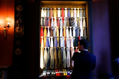 Tips For Men To Look Dapper At Cocktail Parties