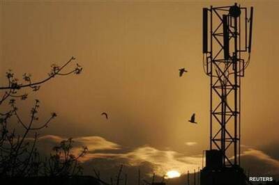 Spectrum auction kitty rises to Rs 1.07 lakh crore
