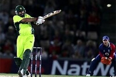 Pakistan pip England in a thriller