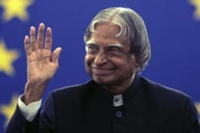 Kalam keeps away from politics
