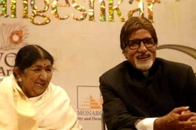 Amitabh Bachchan Recalls Opening For Lata Mangeshkar's NYC Show In The '80s: 'I Sang Mere Angne Mein...'