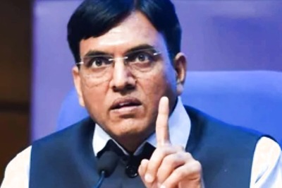 On Women's Day, Health Minister Felicitates 72 Best Women Covid-19 Vaccinators