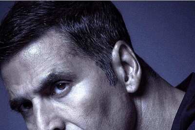 Akshay Kumar Makes A Rare Appearance, Engages In An Intense Chat With Bad Newz Producer | Watch