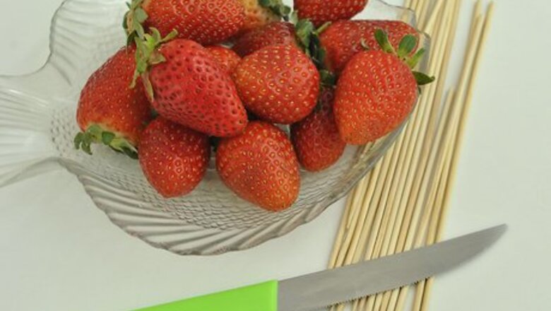 How to Make Strawberry Flowers
