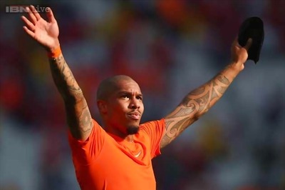 World Cup 2014: De Jong warms up at Dutch training