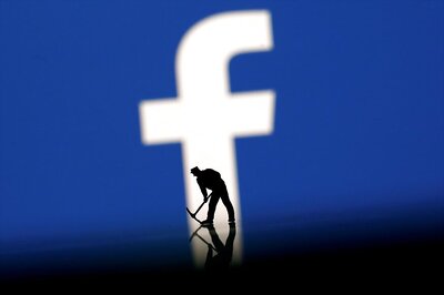 US Consumer Protection Regulator, State Attorneys Look for Answers from Facebook