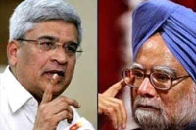 Left refuses to budge, puts UPA on notice