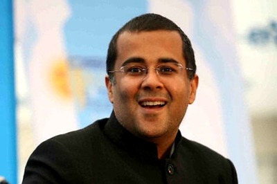 Chetan Bhagat faces flak for Twitter post, uses imagery of rape to define rupee's free fall