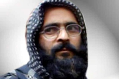 Pakistan reacts cautiously to Afzal Guru's execution